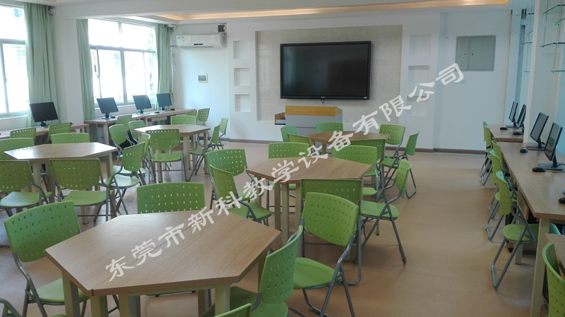 <a href='http://m.ahmjh.cn' target='1' style='font-size:14px; font-weight:bold; color:#0080ff;'>創客實驗室</a>