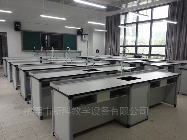 <a href='http://m.ahmjh.cn/chanpin/53-1.html' target='1' style='font-size:18px; font-weight:bold; color:#000000;'>科學實驗室</a>設備