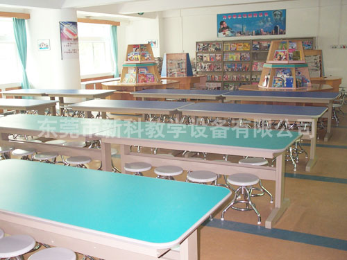 <a href='http://m.ahmjh.cn/chanpin/110-1.html' target='1' style='font-size:18px; font-weight:bold; color:#000000;'>圖書閱覽室</a>7